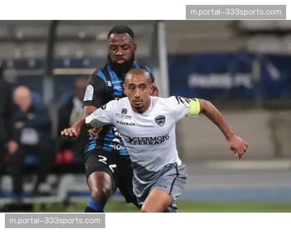 勒阿弗尔防守组织纪律性 五后卫体系在应对渗透传球时的协同